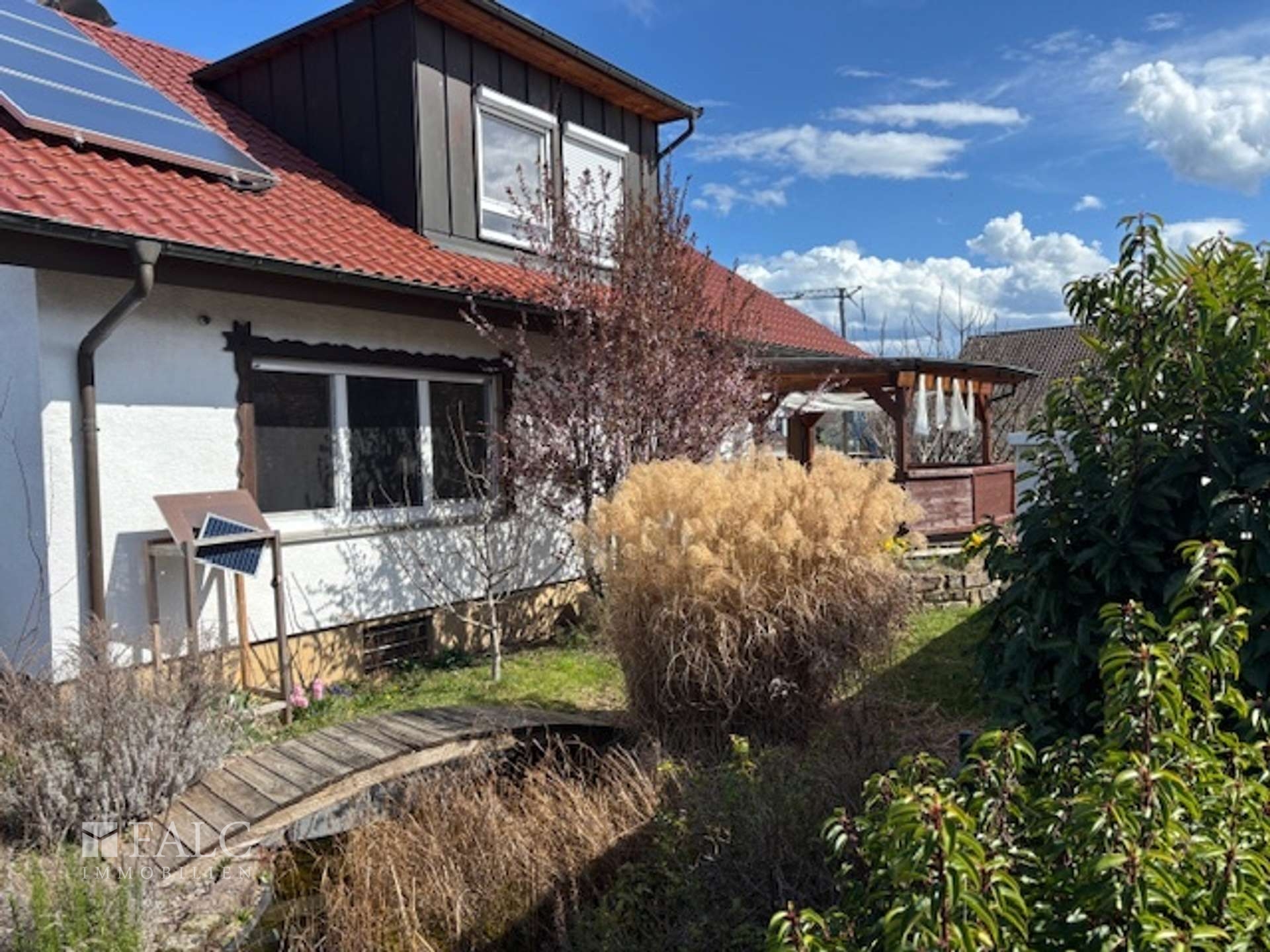Seitlicher Gartenbereich